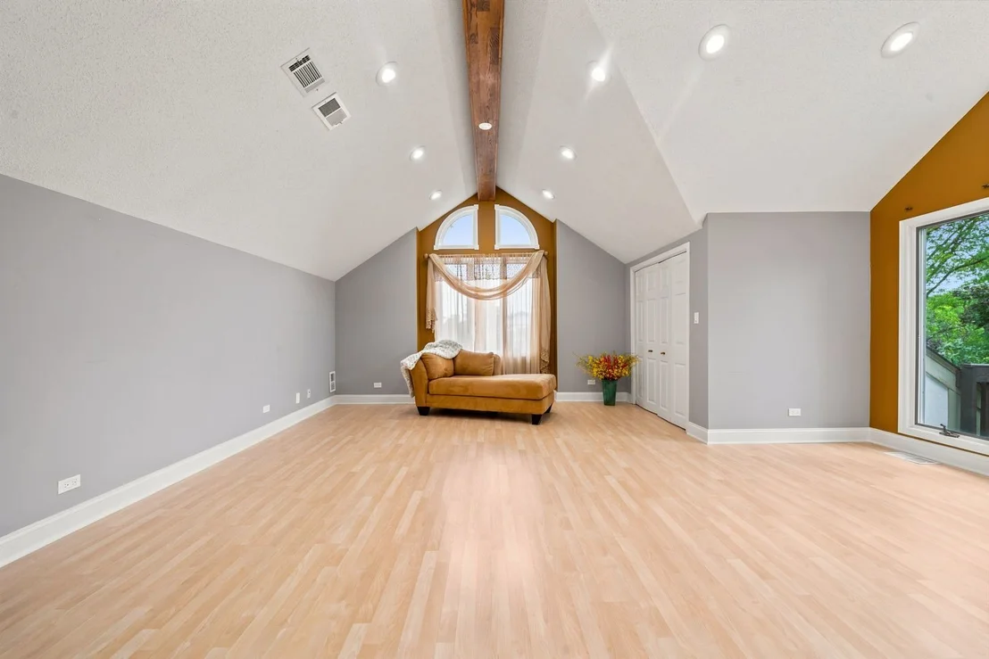 Photo of 1221 W Sable Drive