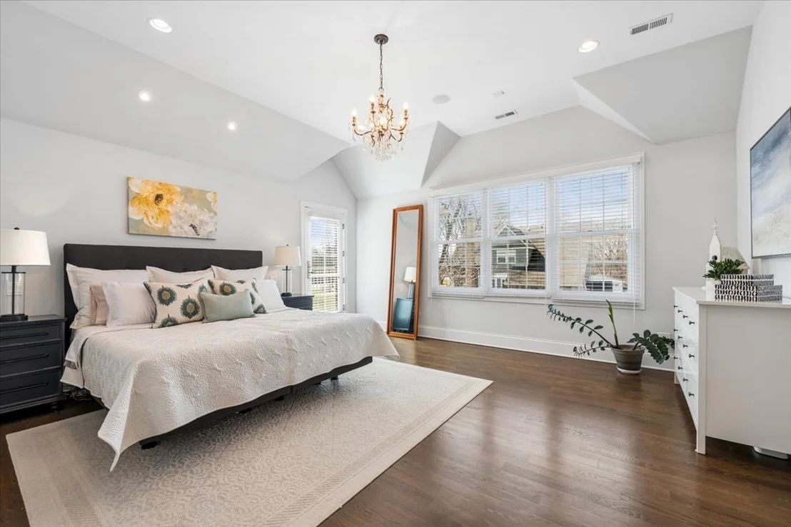 Photo of 1024 Prairie Lawn Road