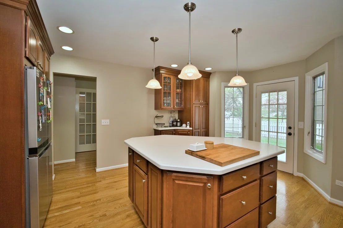 Photo of 2S510 Seneca Drive