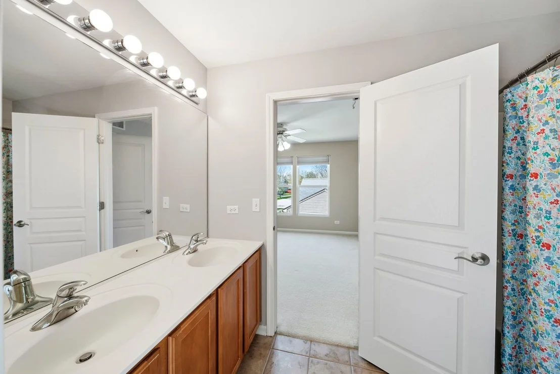 Photo of 18950 W Glenhurst Drive