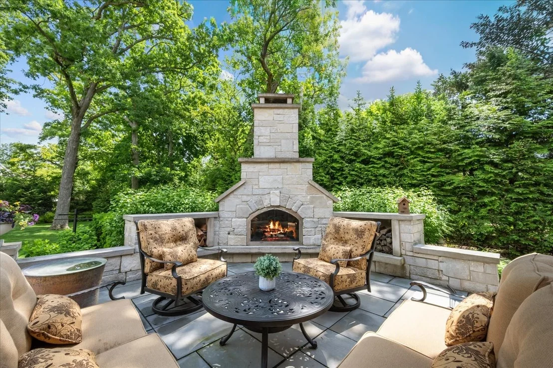 Photo of 677 Sheridan Road