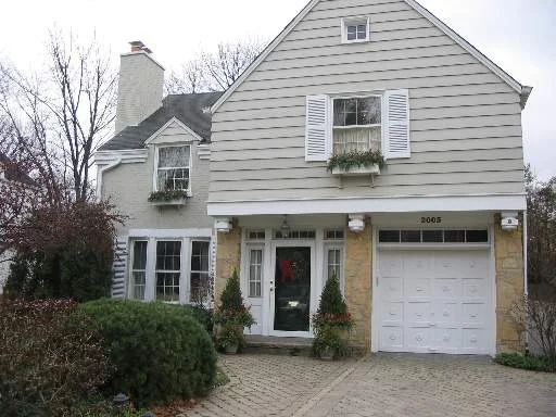 Photo of 2003 BEECHWOOD Avenue