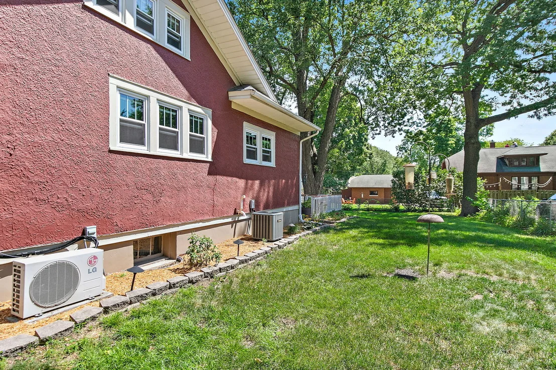 Photo of 909 Augusta Avenue