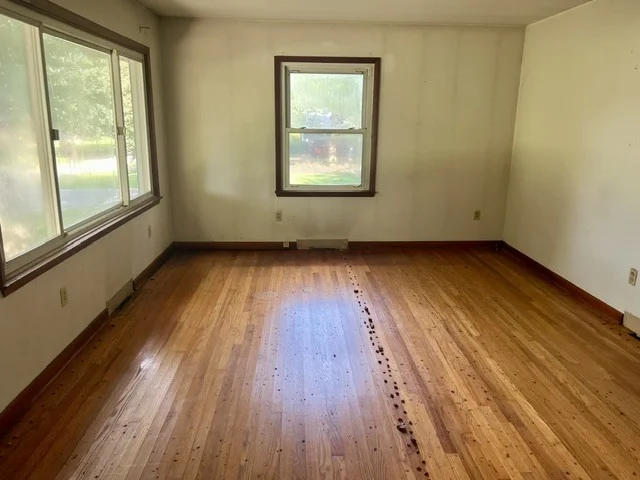 Photo of 311 E Van Buren Street