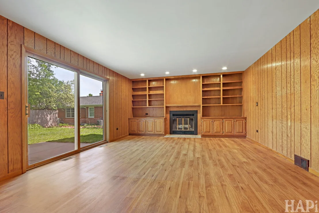 Photo of 840 Queens Lane