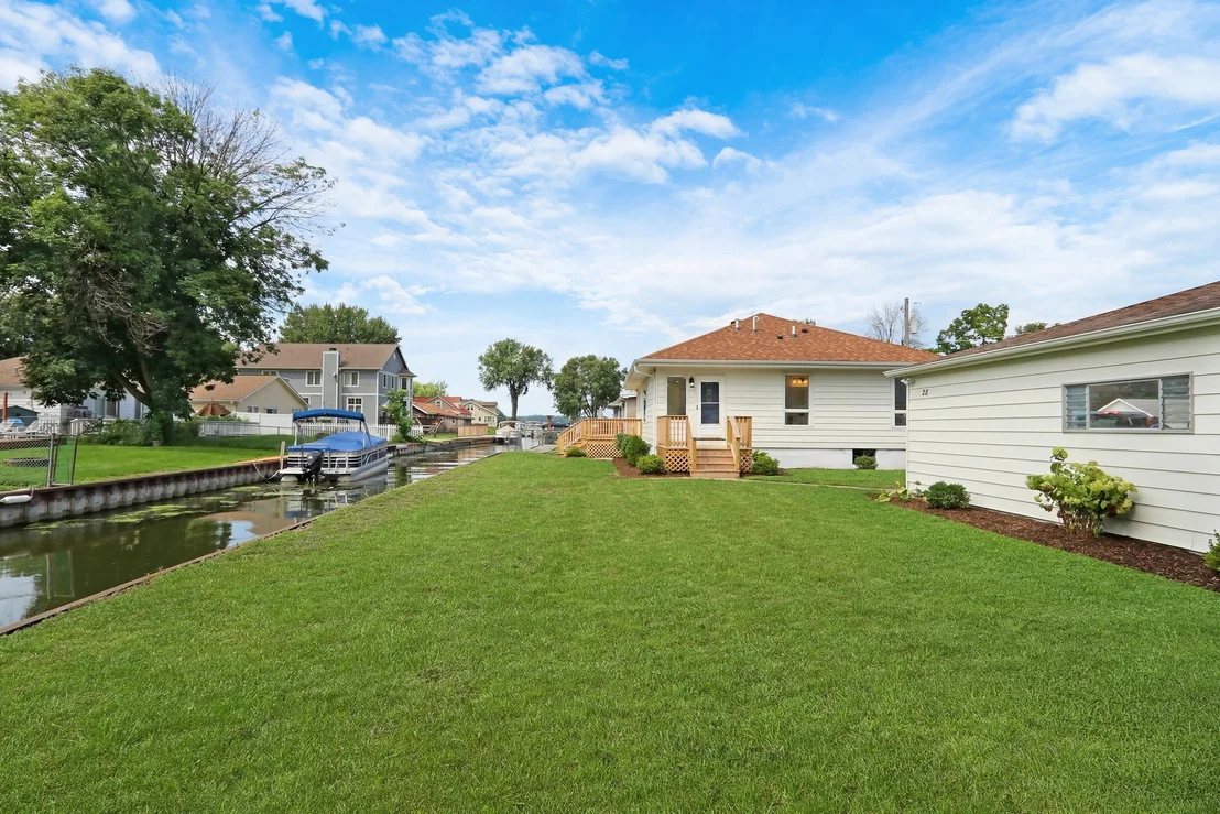 Photo of 28 Lakeside Lane