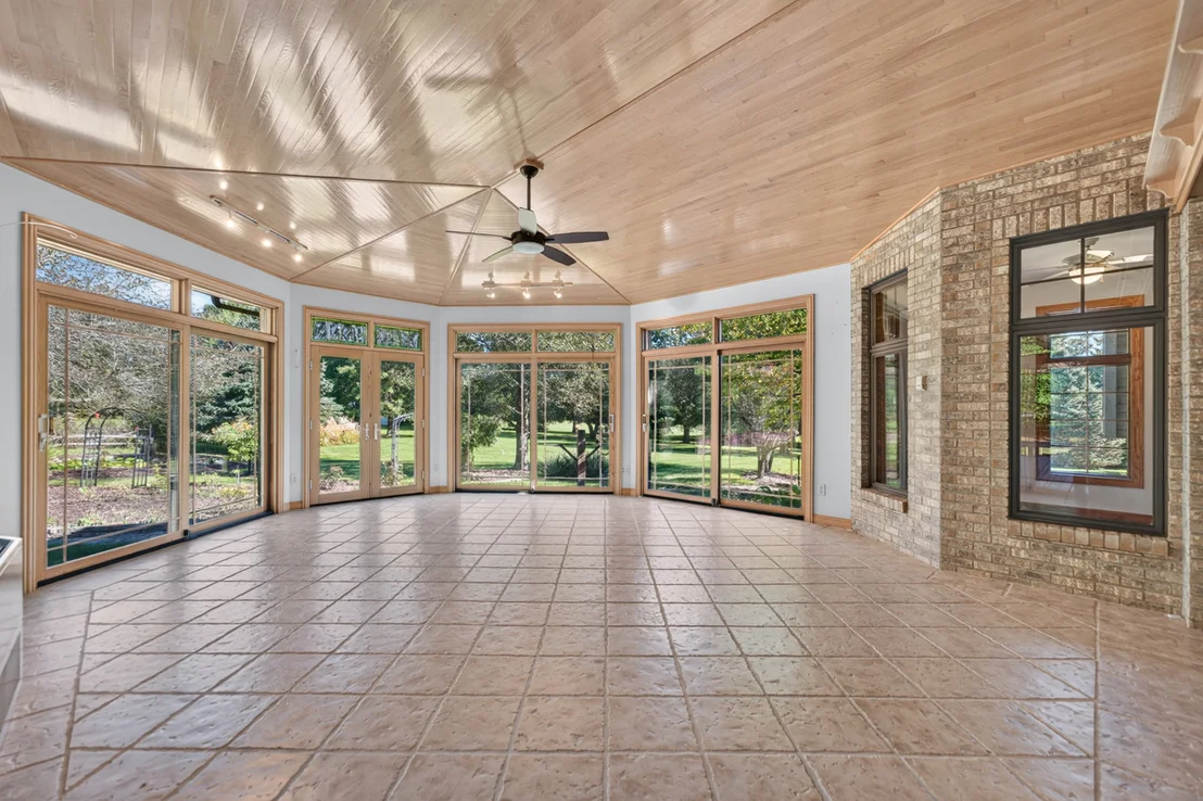 Photo of 1646 Valley View Road