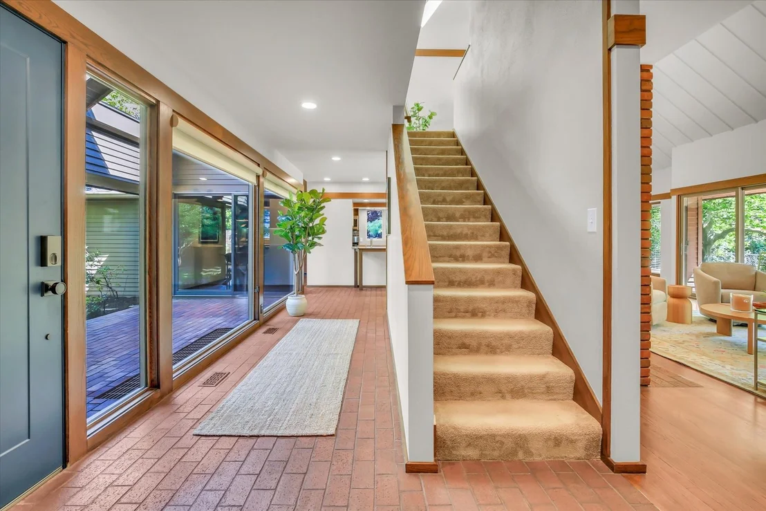 Photo of 10 Carriage Way