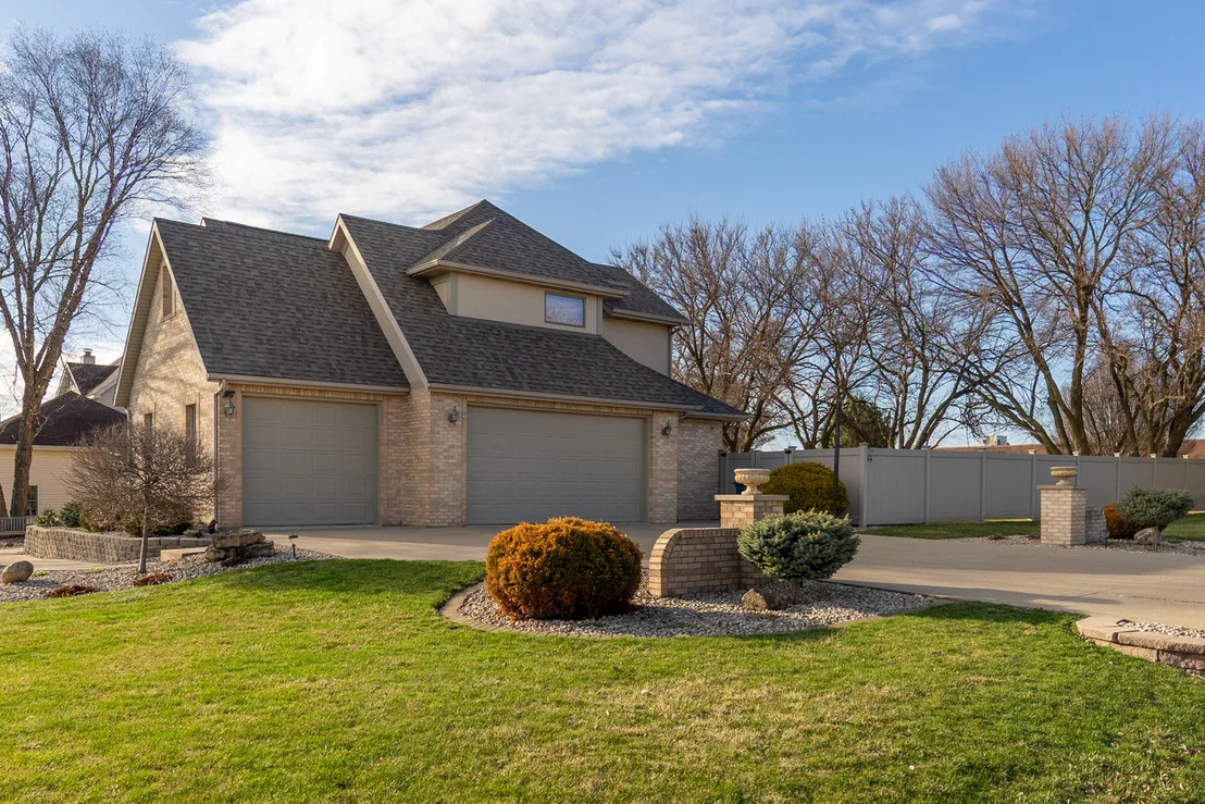 Photo of 100 Willow Trail