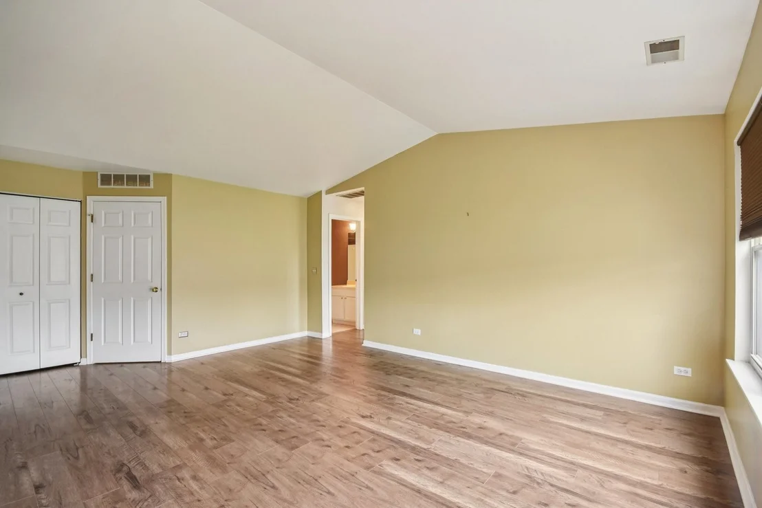 Photo of Unit D at 402 Woodview Circle