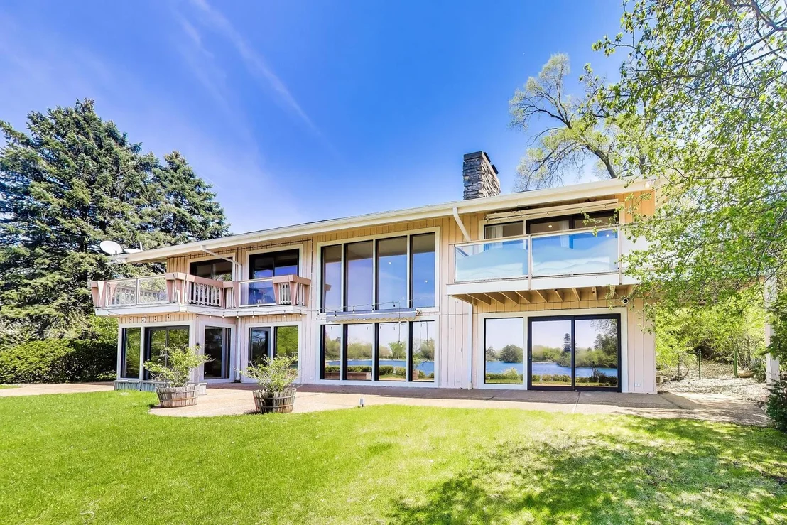 Photo of 2100 Valley Lo Lane