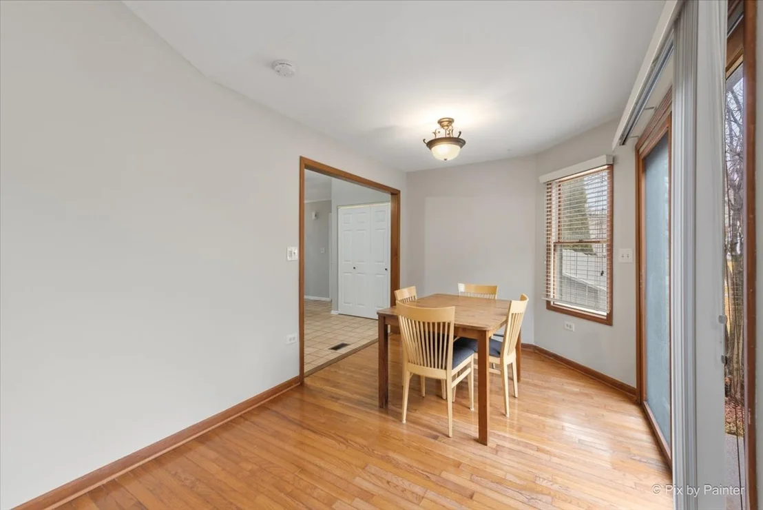 Photo of 1095 Devonshire Avenue