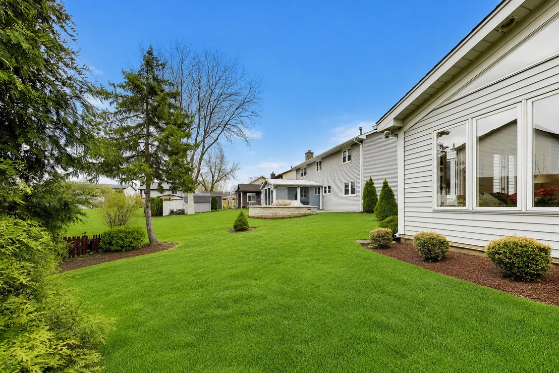 Photo of 1265 N Scarlet Drive