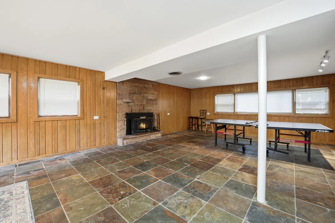 Photo of 2401 Rohlwing Road