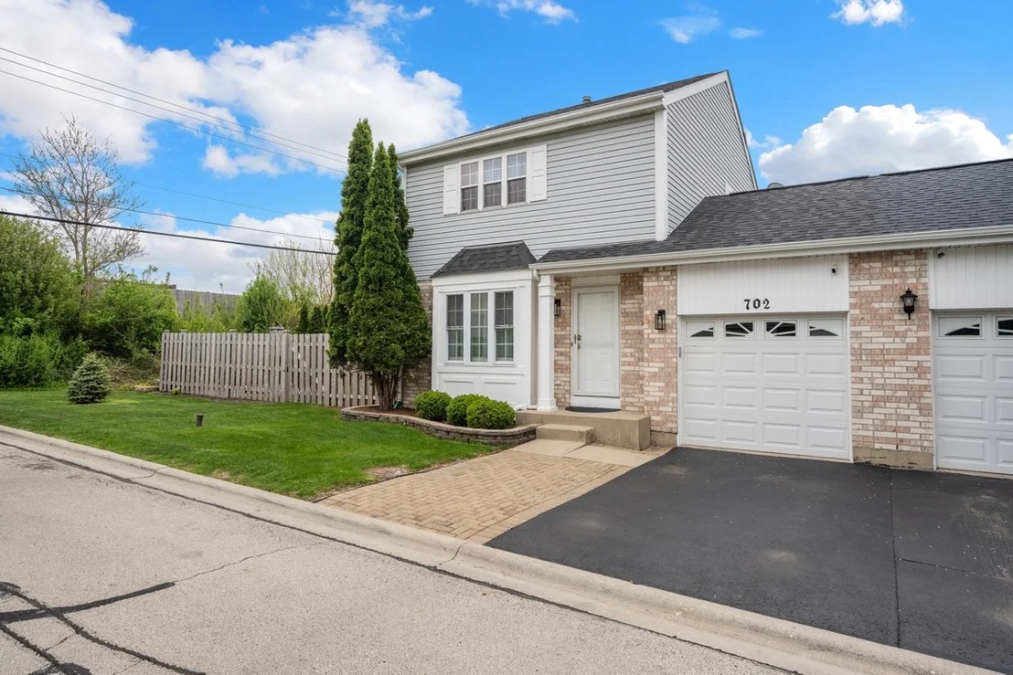 Photo of 702 Windsor Lane