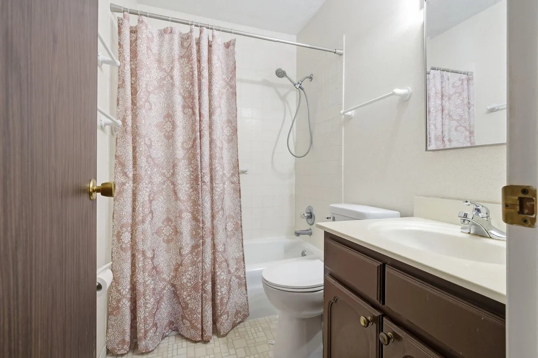 Photo of 218 Cambridge Drive