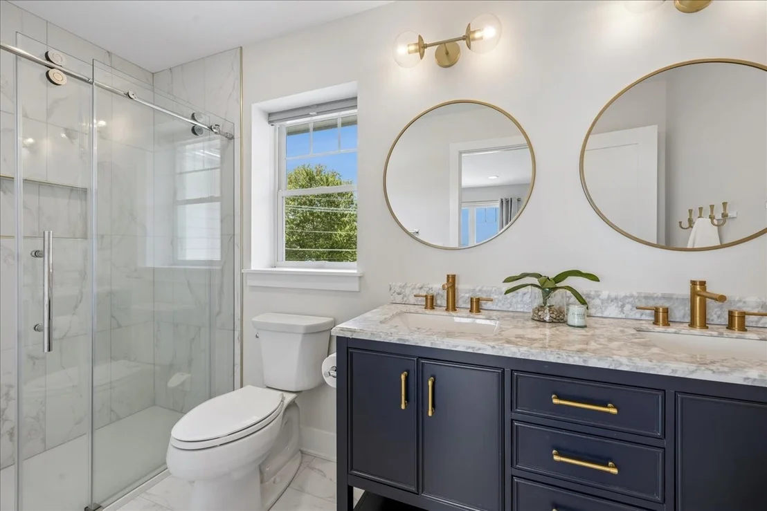 Photo of 225 Edgewater Drive