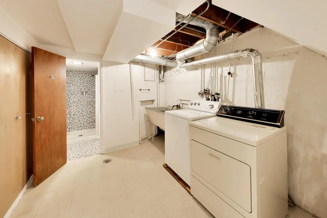 Photo of 7338 Beckwith Road