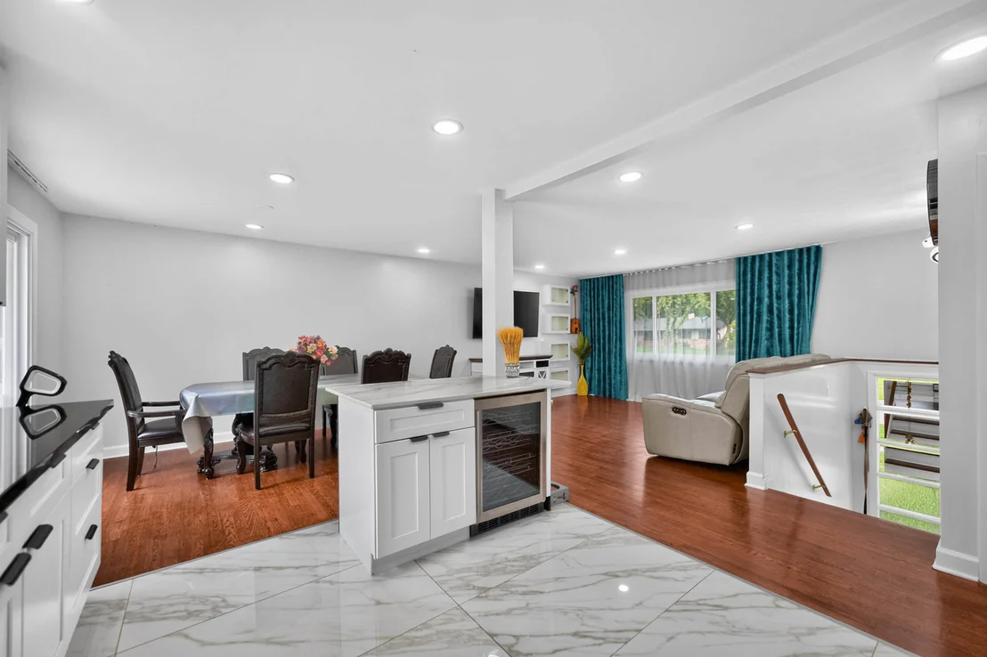 Photo of 535 Edgemont Lane