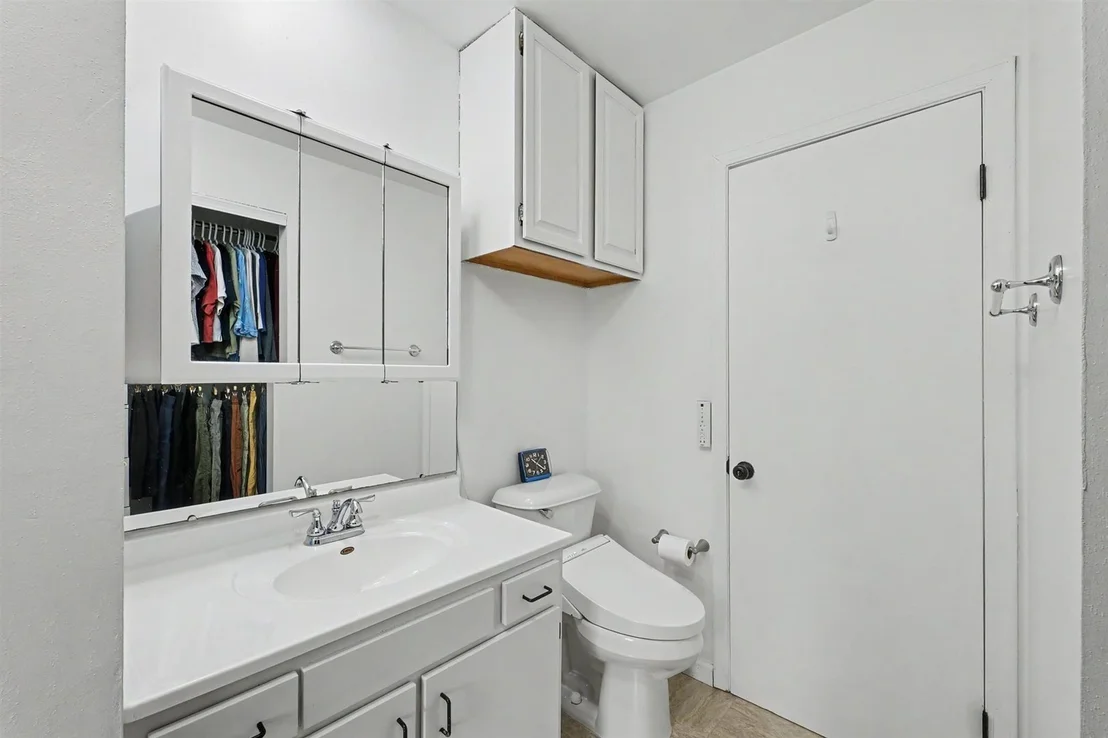Photo of Unit 2101 at 2101 Harbortown Circle