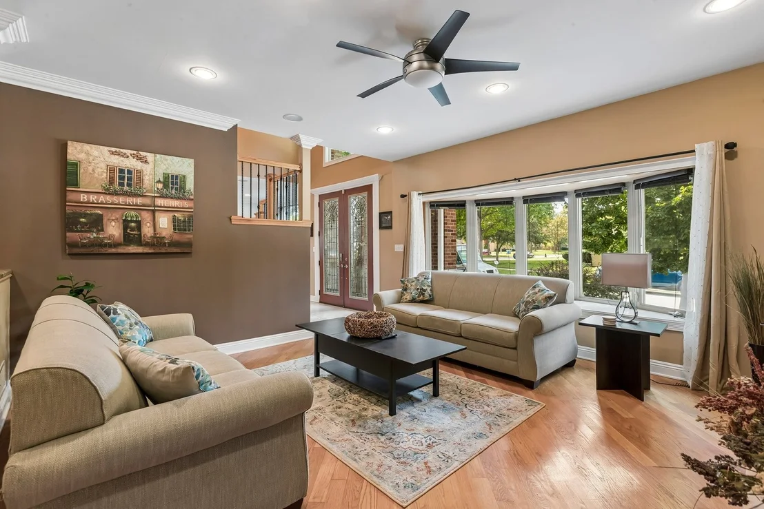 Photo of 610 W Lonnquist Boulevard