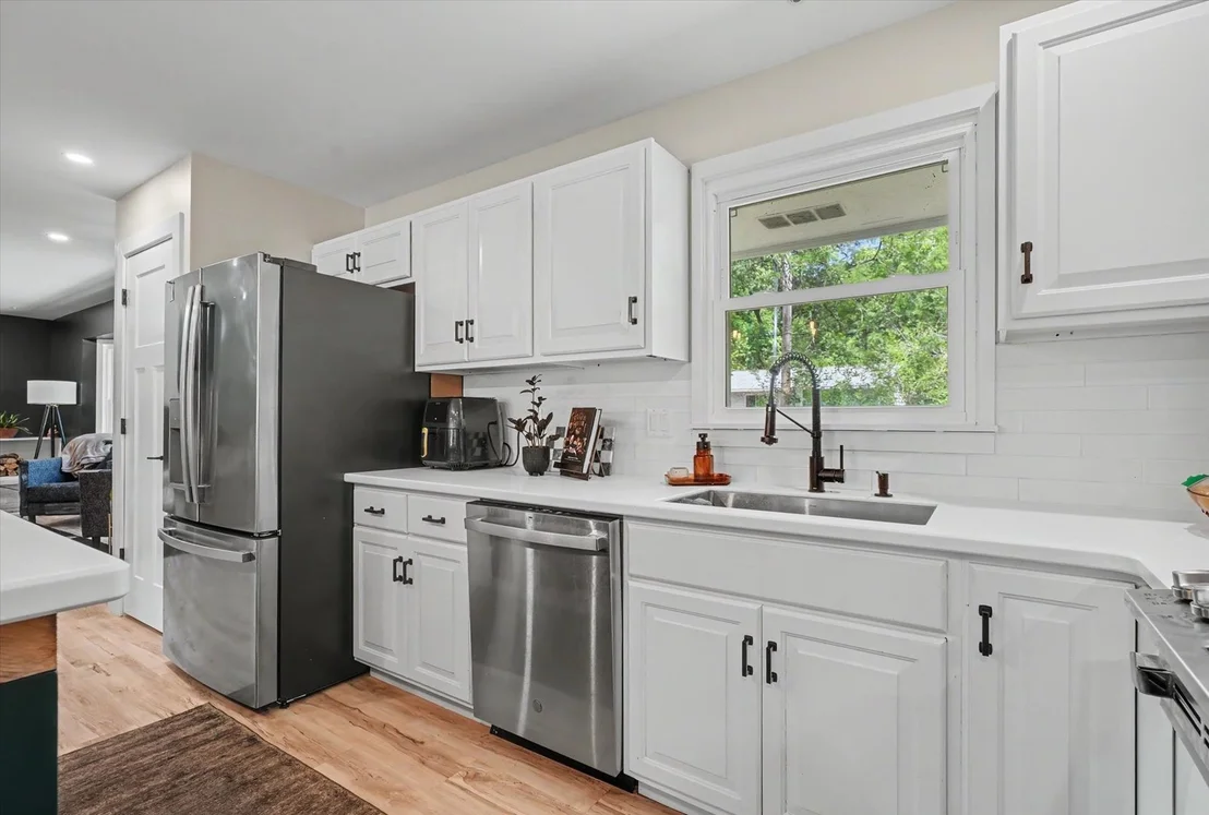 Photo of 1008 Devonshire Drive
