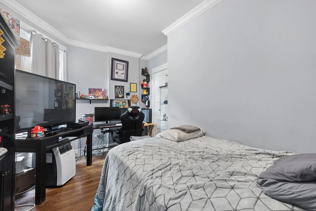 Photo of 1329 W Pratt Boulevard