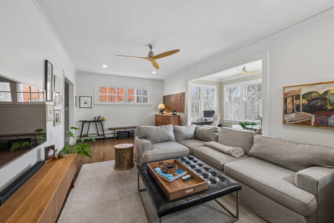 Photo of 2216 Forestview Road