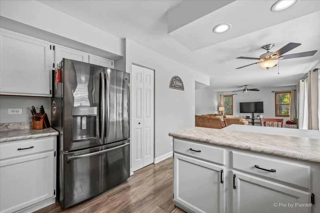 Photo of 658 WAINSFORD Drive