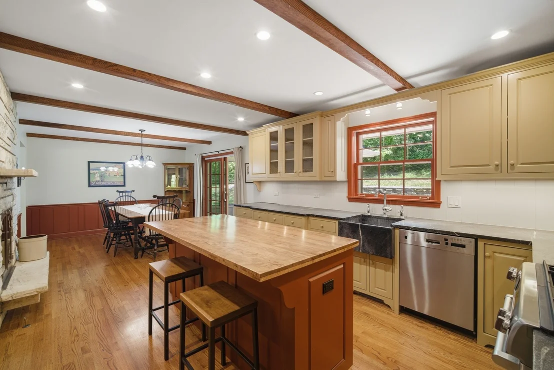 Photo of 237 Beachview Lane