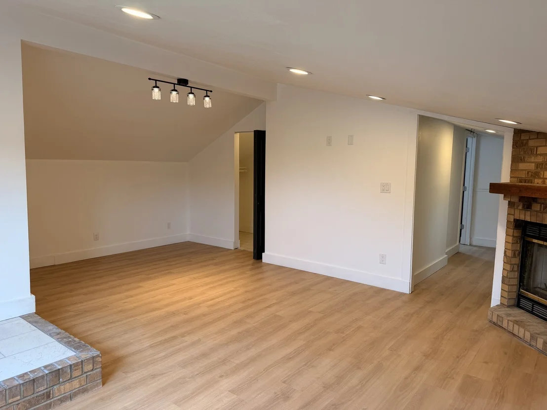 Photo of 121 Oak Drive