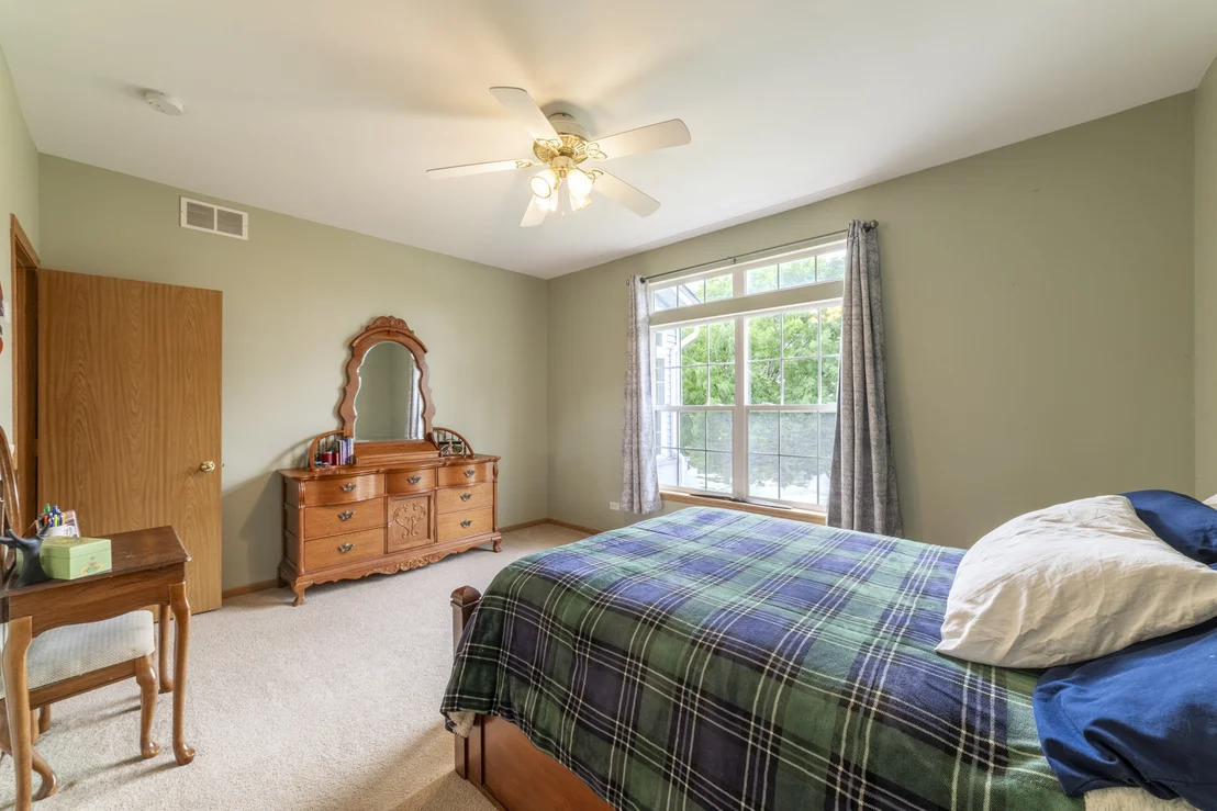Photo of 16453 LAKESIDE Drive
