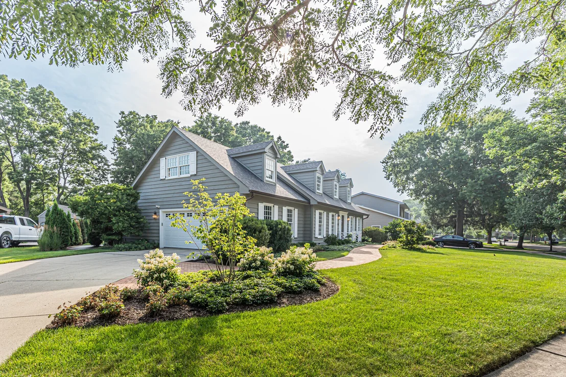 Photo of 991 Huntleigh Drive