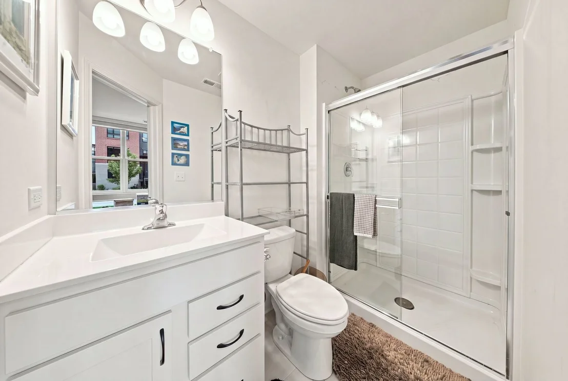 Photo of 2210 Venture Drive
