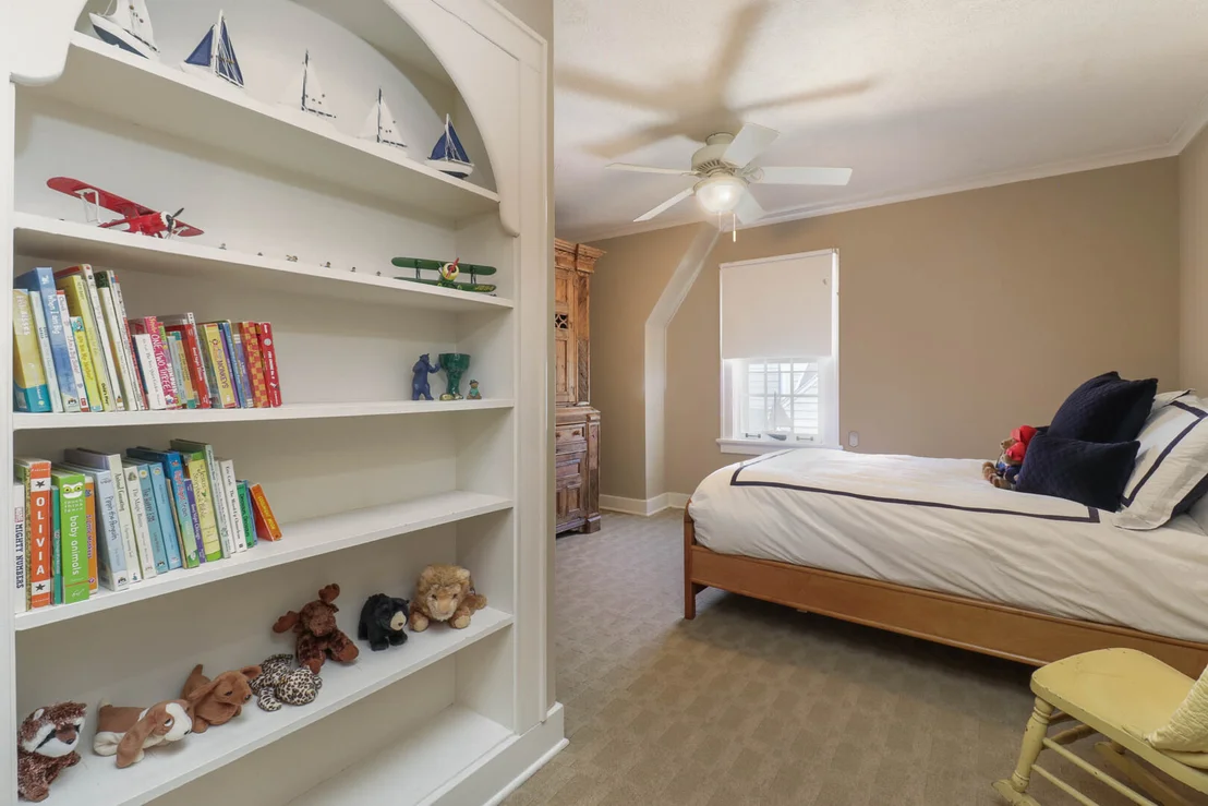 Photo of 1202 Elmwood Road