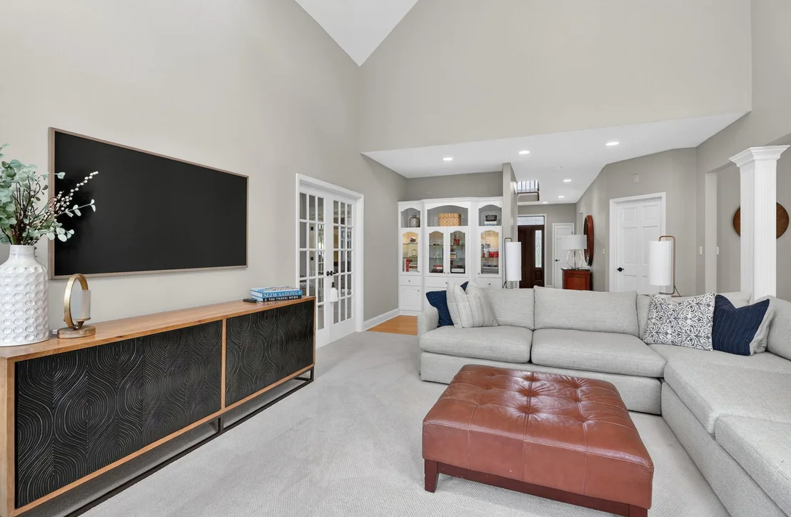 Photo of 1376 Chapman Drive