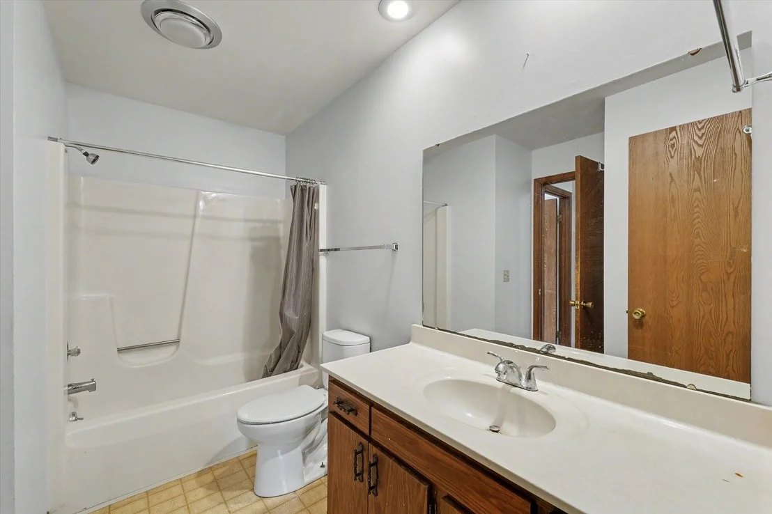Photo of Unit 2142 at 2142 Harbortown Circle