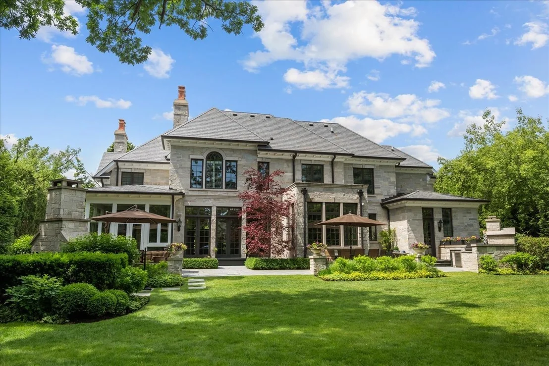 Photo of 677 Sheridan Road