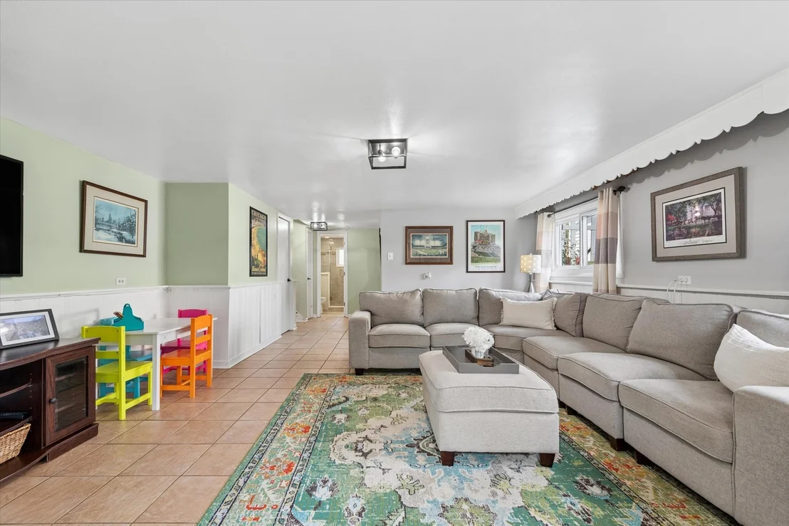 Photo of 1041 Longmeadow Drive