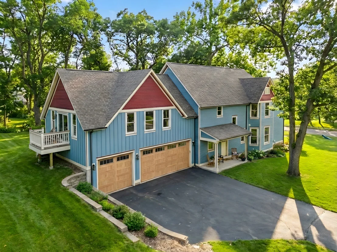 Photo of 885 Geneva Road