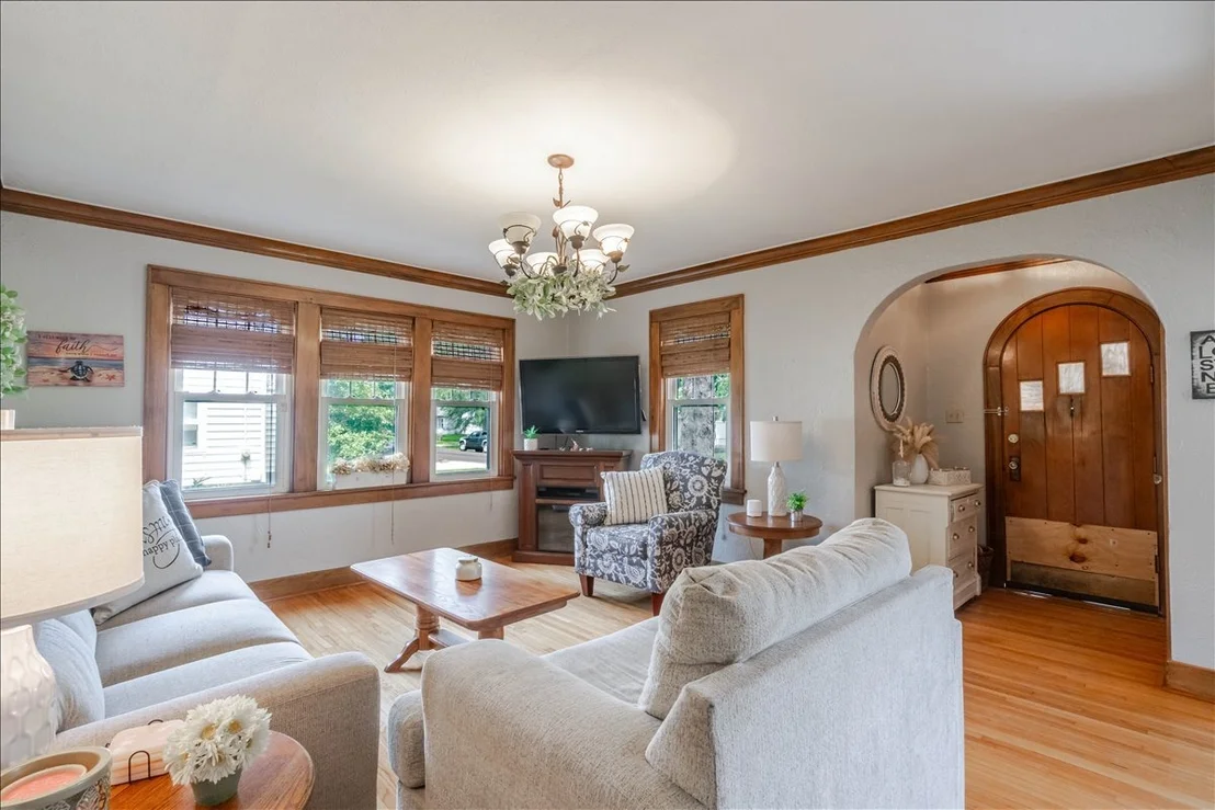 Photo of 111 LOREN Street