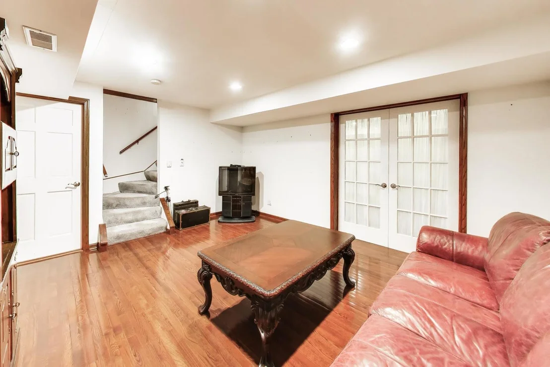 Photo of 133 Schiller Place