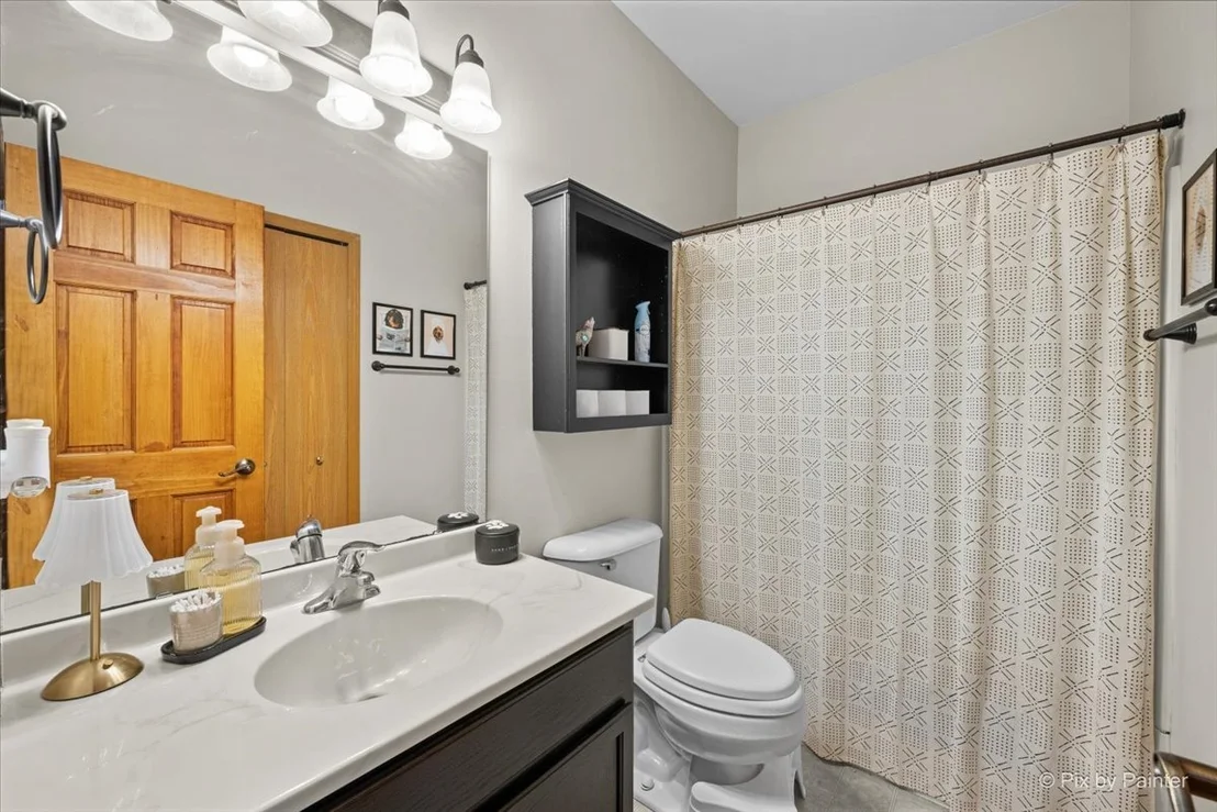 Photo of 752 Prairie Pond Circle