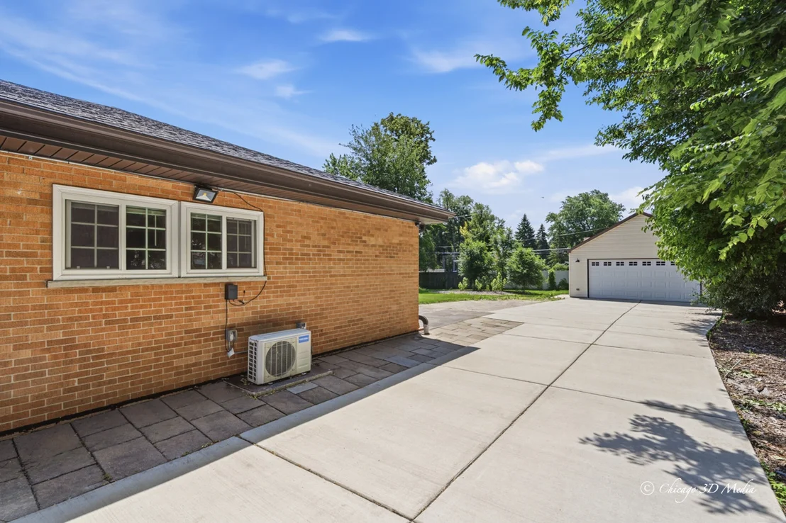 Photo of 95 E Thacker Street