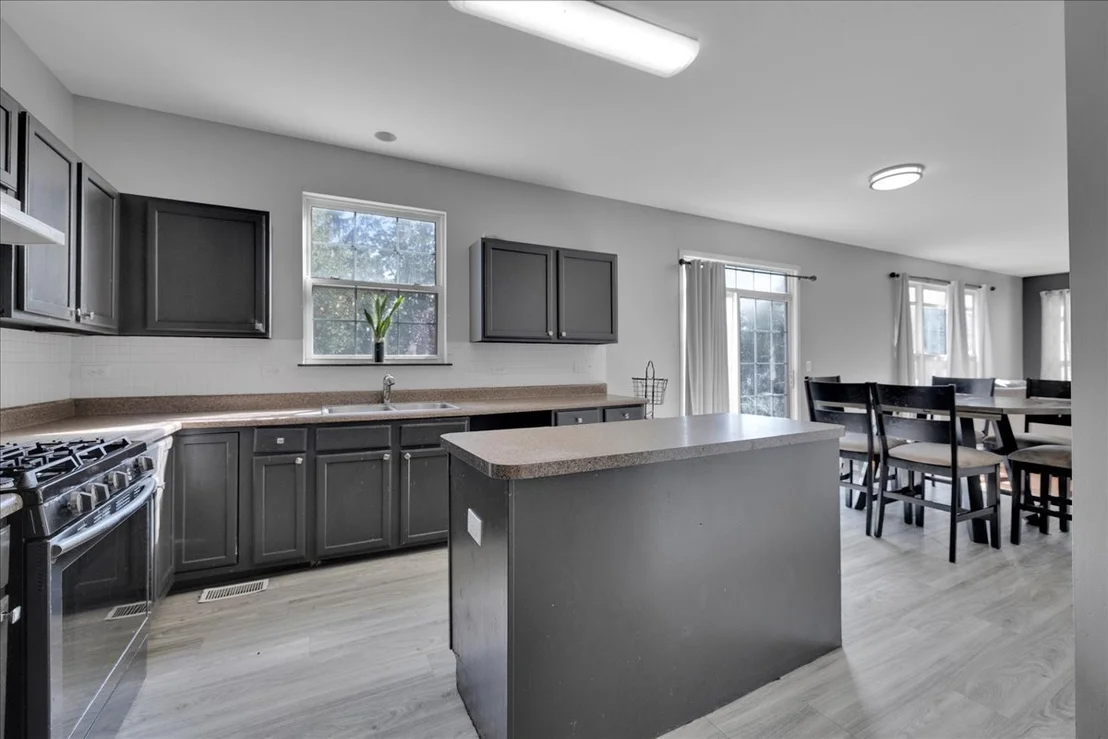 Photo of 974 Audubon Lane
