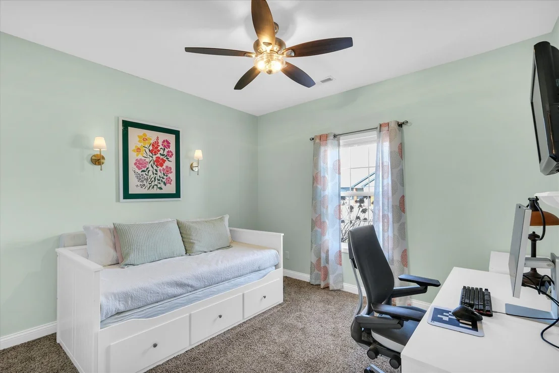 Photo of 1611 E Vernon Drive