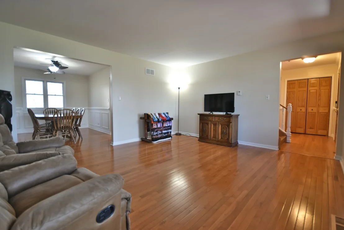 Photo of 6N264 Weber Drive