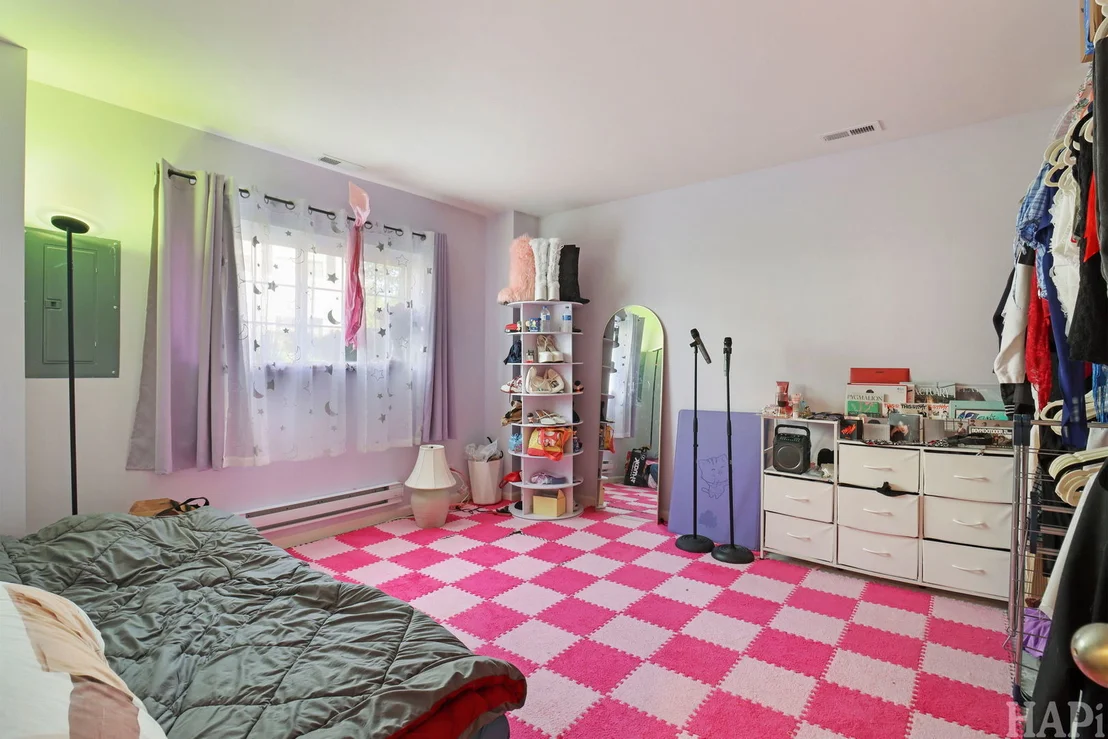 Photo of 2368 Alison Avenue