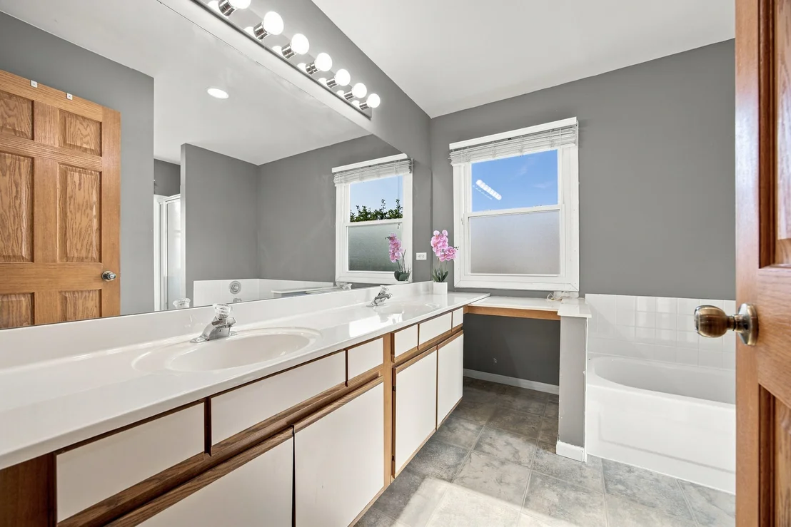 Photo of 232 Pepperidge Circle