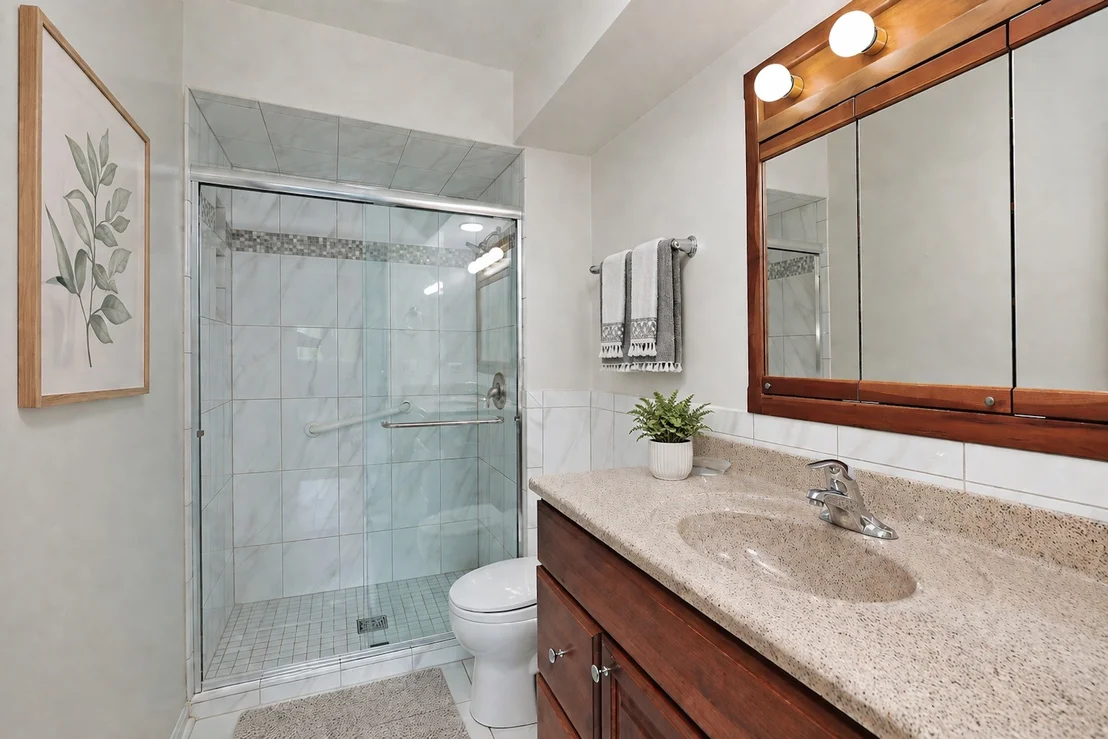 Photo of 1008 Oxford Road